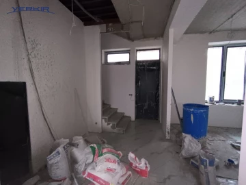 Կոմերցիոն Տարածքներ Կոդ` 9+918000