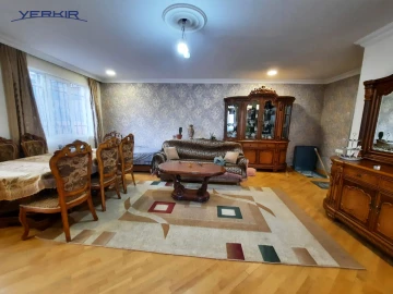 Apartments Code: 5+314463