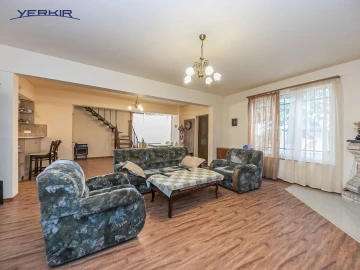 Houses Code: 2+520123