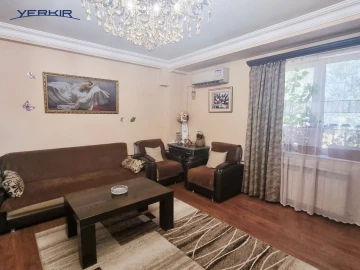 Բնակարաններ Կոդ` 10+2128646