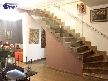 Houses Code: 9+50052