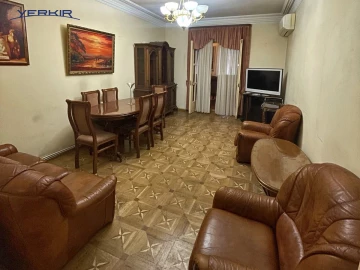 Apartments Code: 4+216272