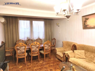 Apartments Code: 4+4939073