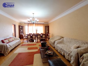 Առանձնատներ Կոդ` 10+50337