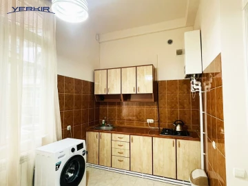 Բնակարաններ Կոդ` 9+220107