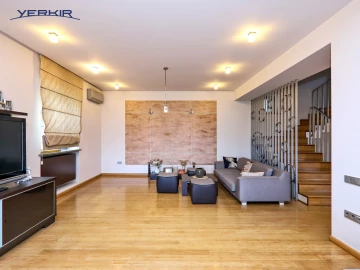 Houses Code: 9+511232