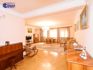 Houses Code: 5+503889