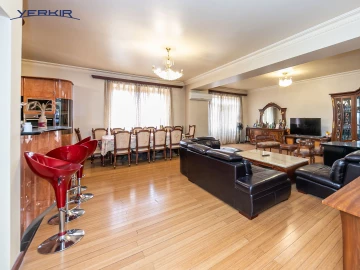 Apartments Code: 9+320430