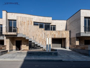 Houses Code: 9+512422