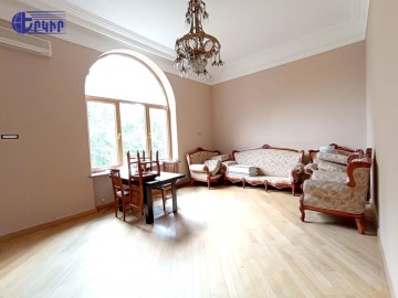 Բնակարաններ Կոդ` 10+202742