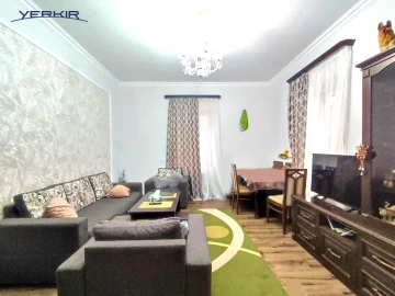 Houses Code: 4+50774