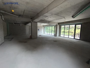 Commercial properties Code: 9+918147