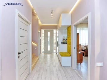 Առանձնատներ Կոդ` 7+516424