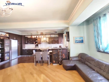 Apartments Code: 10+418677