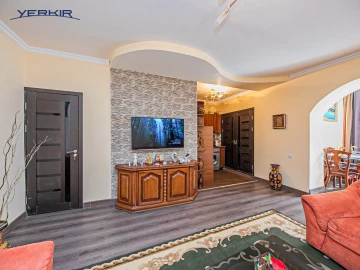 Բնակարաններ Կոդ` 5+118842