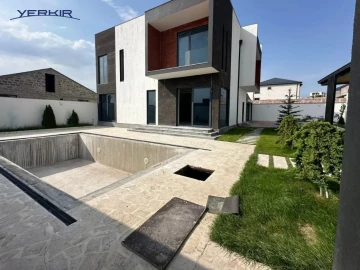 Առանձնատներ Կոդ` 1+520458