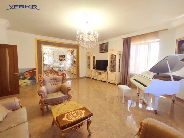 Commercial properties Code: 8+910629