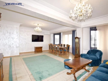 Apartments Code: 9+809035