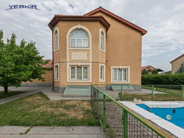 Houses Code: 5+519026