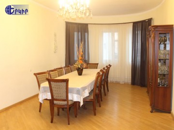 Առանձնատներ Կոդ` 10+50304