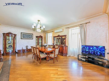 Apartments Code: 10+418505