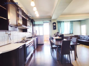 Apartments Code: 10+418677