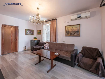 Apartments Code: 10+219572