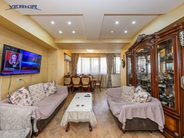 Apartments Code: 9+4623806