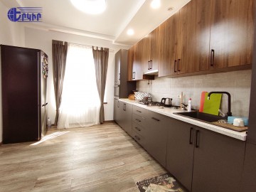 Houses Code: 4+501537