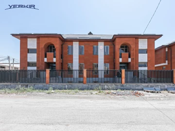 Houses Code: 5+518883