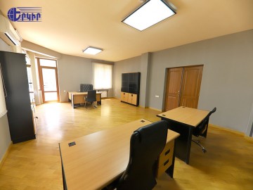 Commercial properties Code: 3+702185