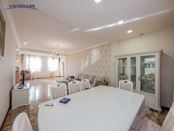 Առանձնատներ Կոդ` 5+5347140