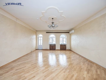 Houses Code: 3+513404