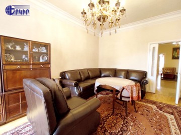 Բնակարաններ Կոդ` 10+301350