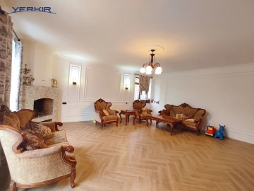 Առանձնատներ Կոդ` 8+501495