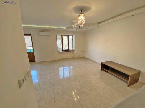 Apartments Code: 1+1715334