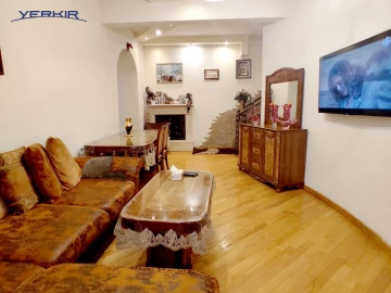 Բնակարաններ Կոդ` 8+407590