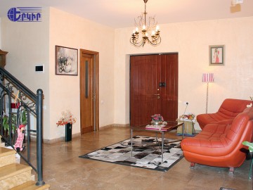 Առանձնատներ Կոդ` 4+501482