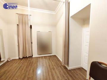 Commercial properties Code: 8+90661