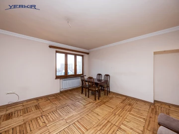 Apartments Code: 8+413745