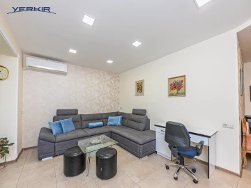 Apartments Code: 5+218977