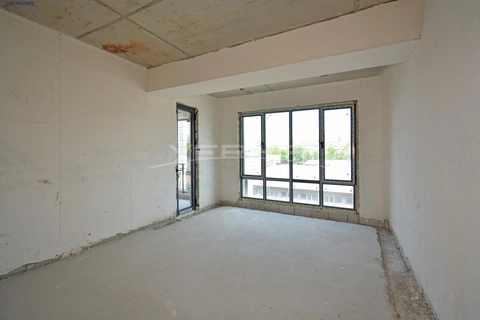 Apartments Code: 9+3341311