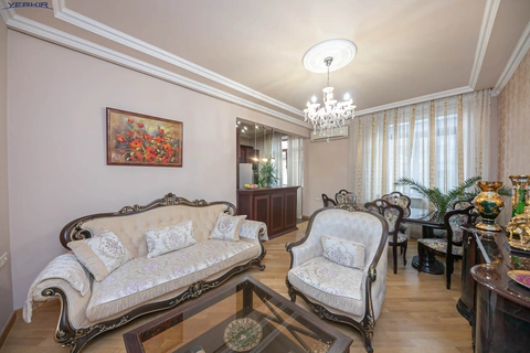 Բնակարաններ Կոդ` 5+3617867