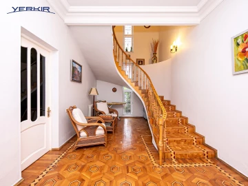 Առանձնատներ Կոդ` 8+517880