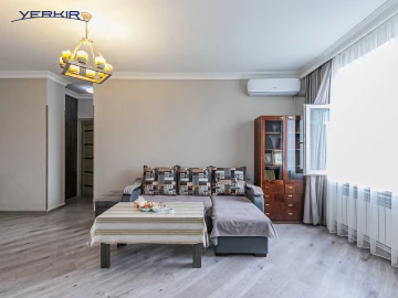 Բնակարաններ Կոդ` 5+319469