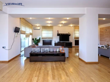 Houses Code: 9+511232