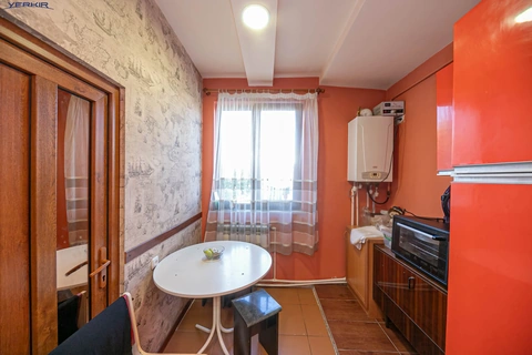 Apartments Code: 10+2172065