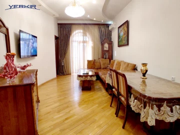 Բնակարաններ Կոդ` 8+407590