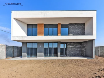 Houses Code: 3+516385