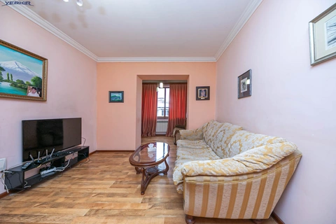 Apartments Code: 9+3879461